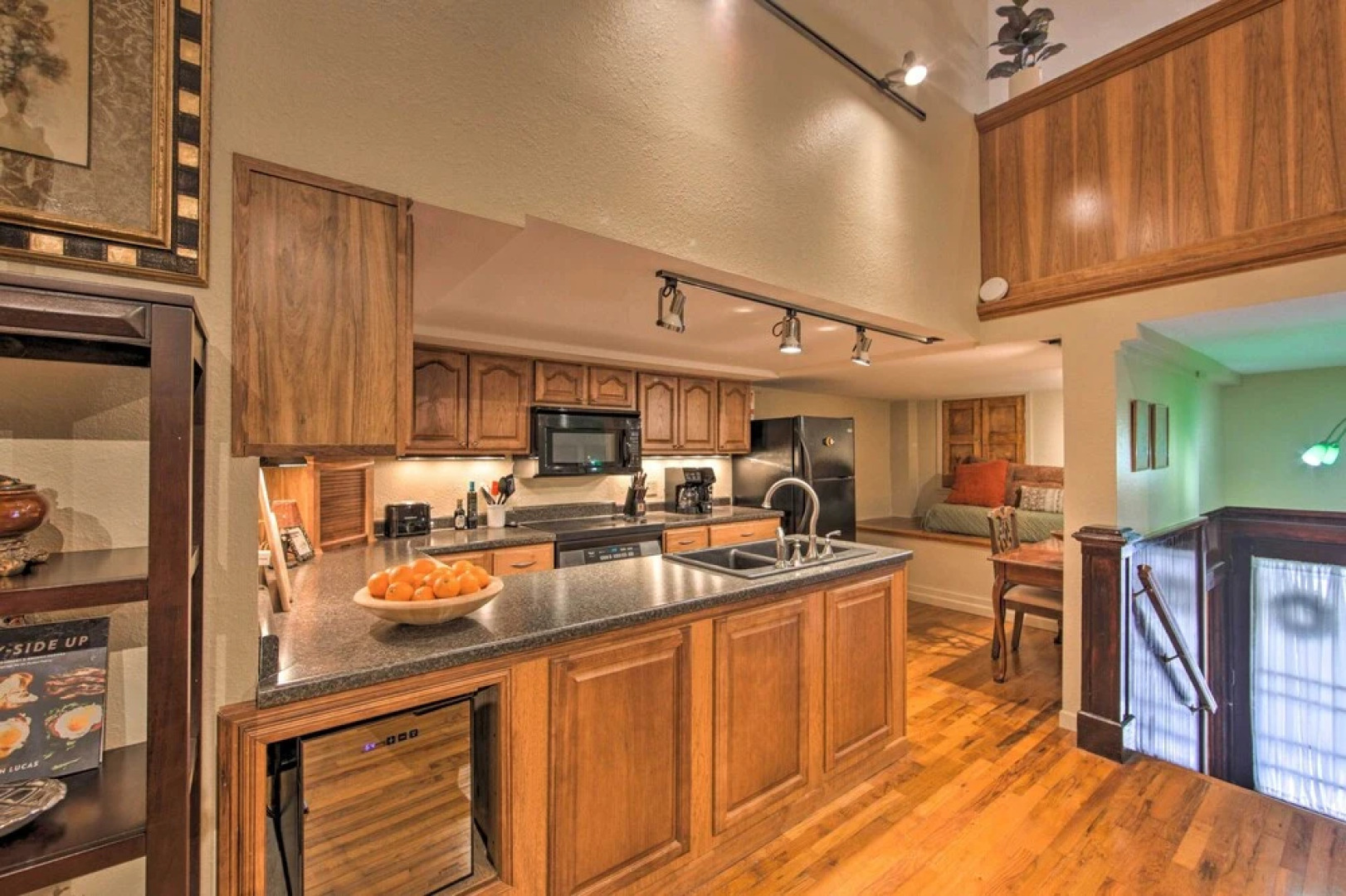 Updated Apartment in Historic Dtwn Marshall!