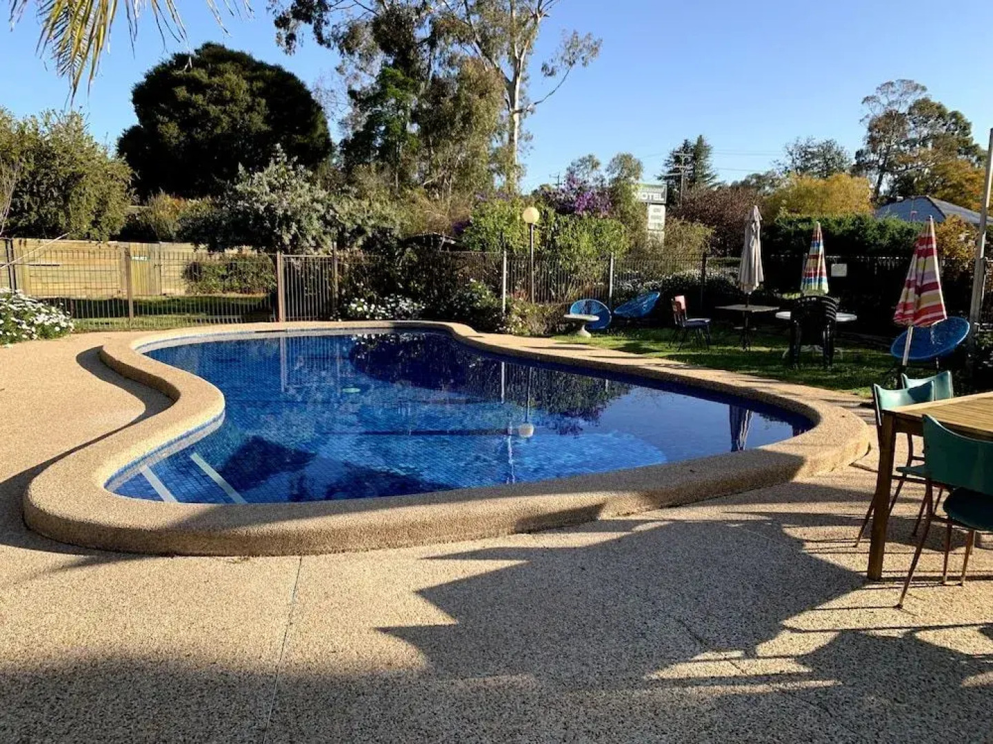 Kingswood Motel & Apartments