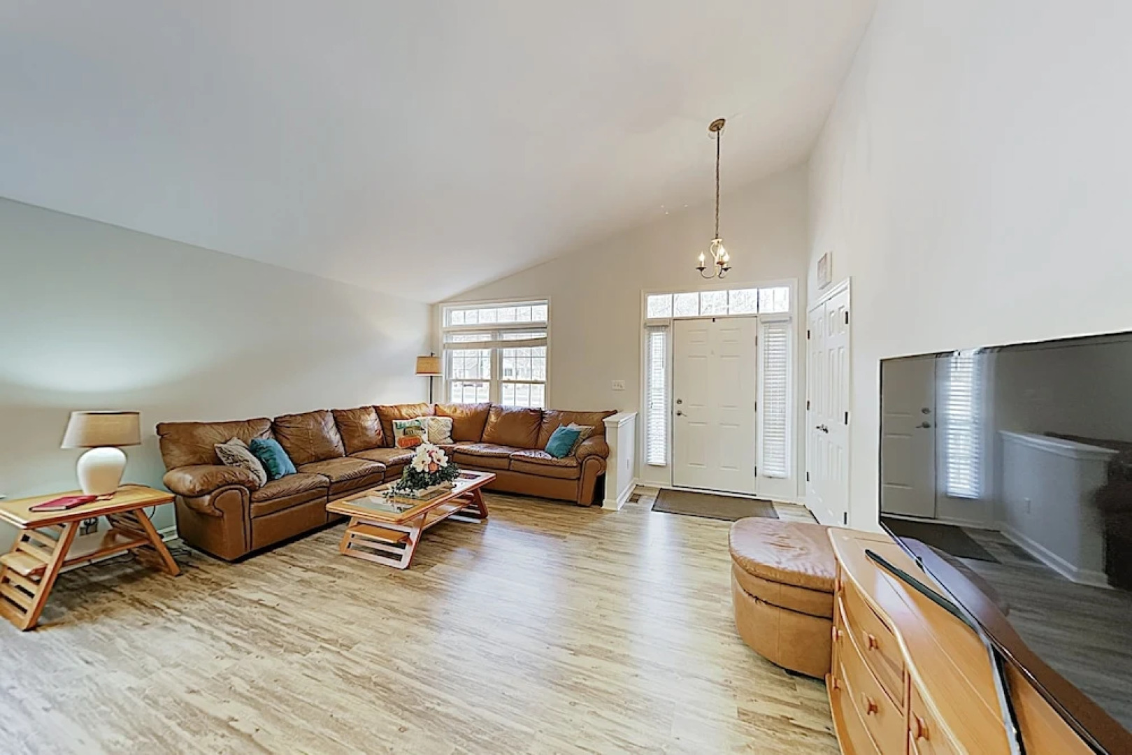 New Listing! Choice Getaway - 5 Pools & Beach Club 3 Bedroom Home