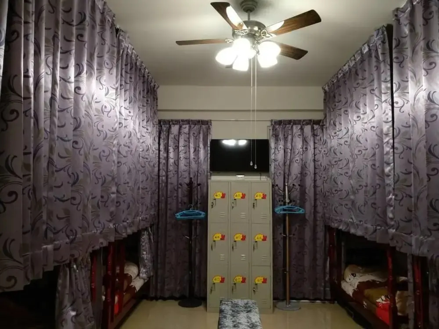988 Homestay IV