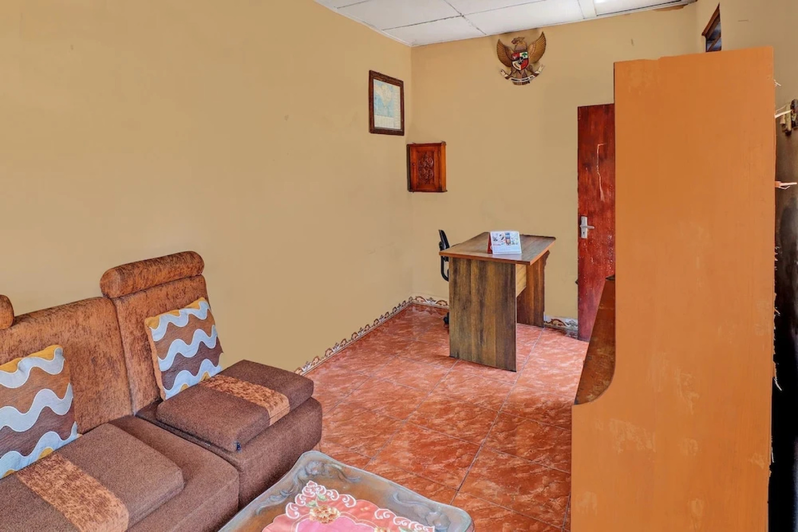 SPOT ON 92028 Hotel Surya Near Pelabuhan Gilimanuk