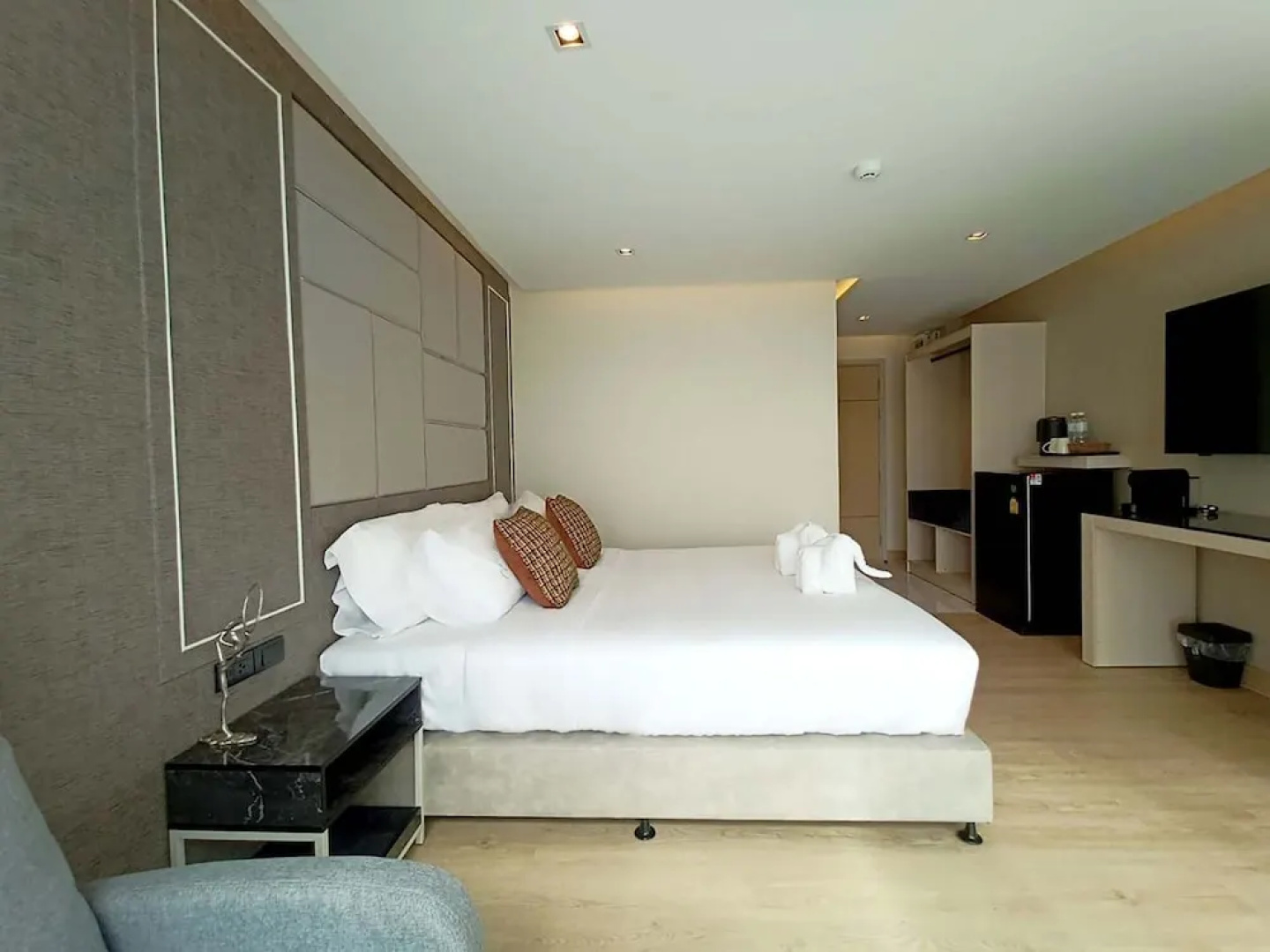 The 9 Residence Hotel