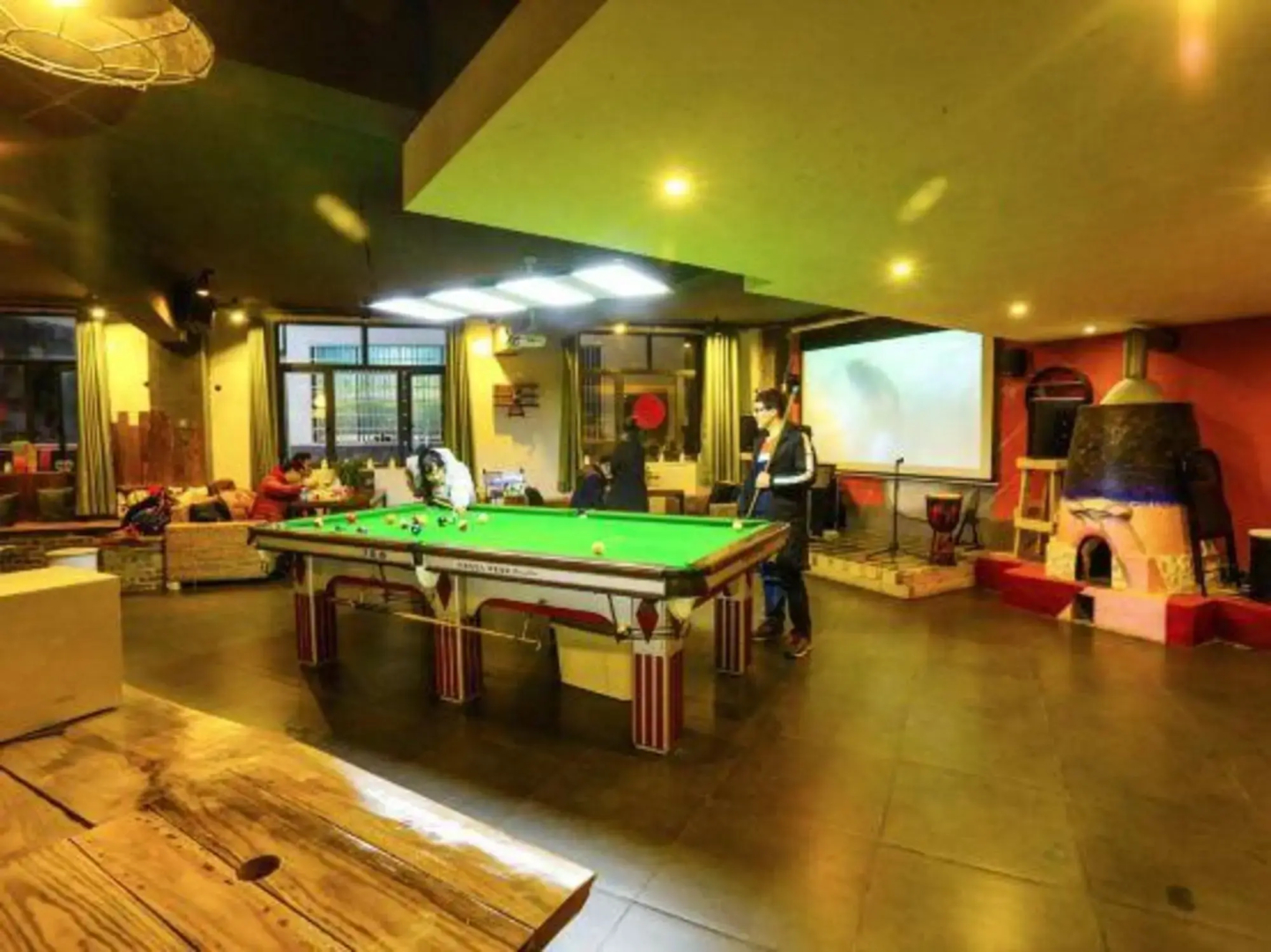 Comma Travel International Youth Hotel