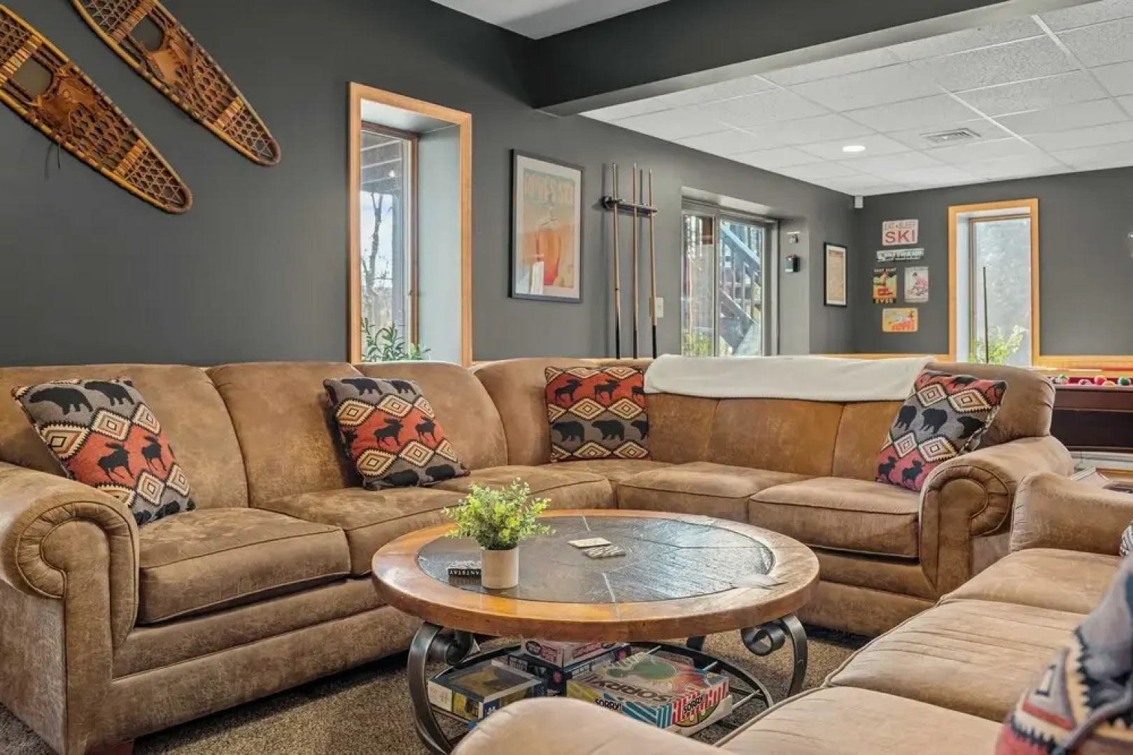 Lake View Chalet by Avantstay Lake Access + Deck