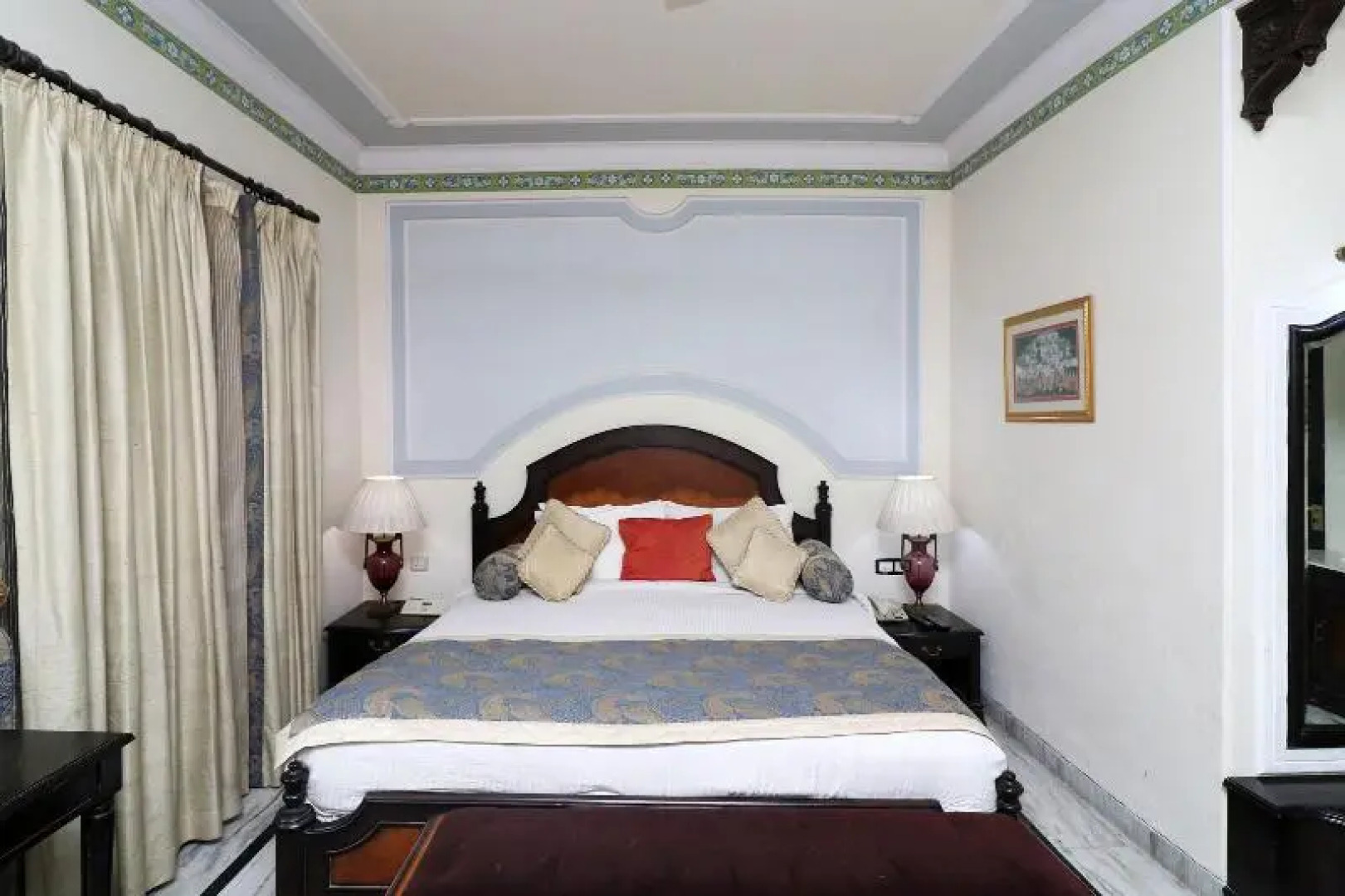 Orient Taj Hotel &Resort