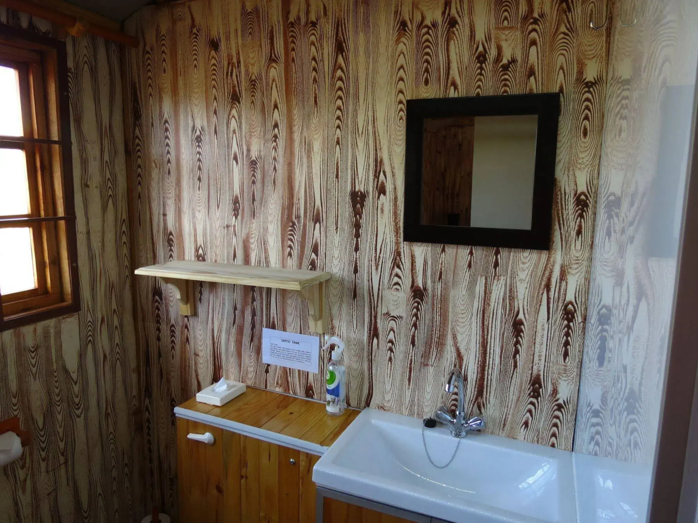 Meerkatplaats Guesthouse and B&B