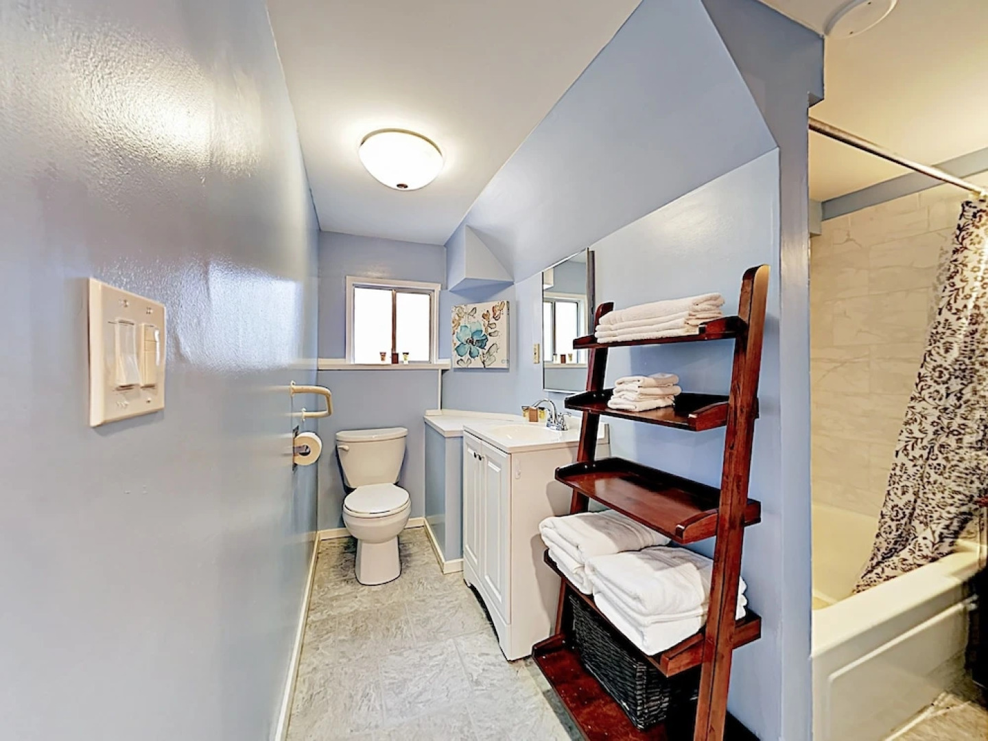 Shoreline Apartment on the Bus Line by RedAwning