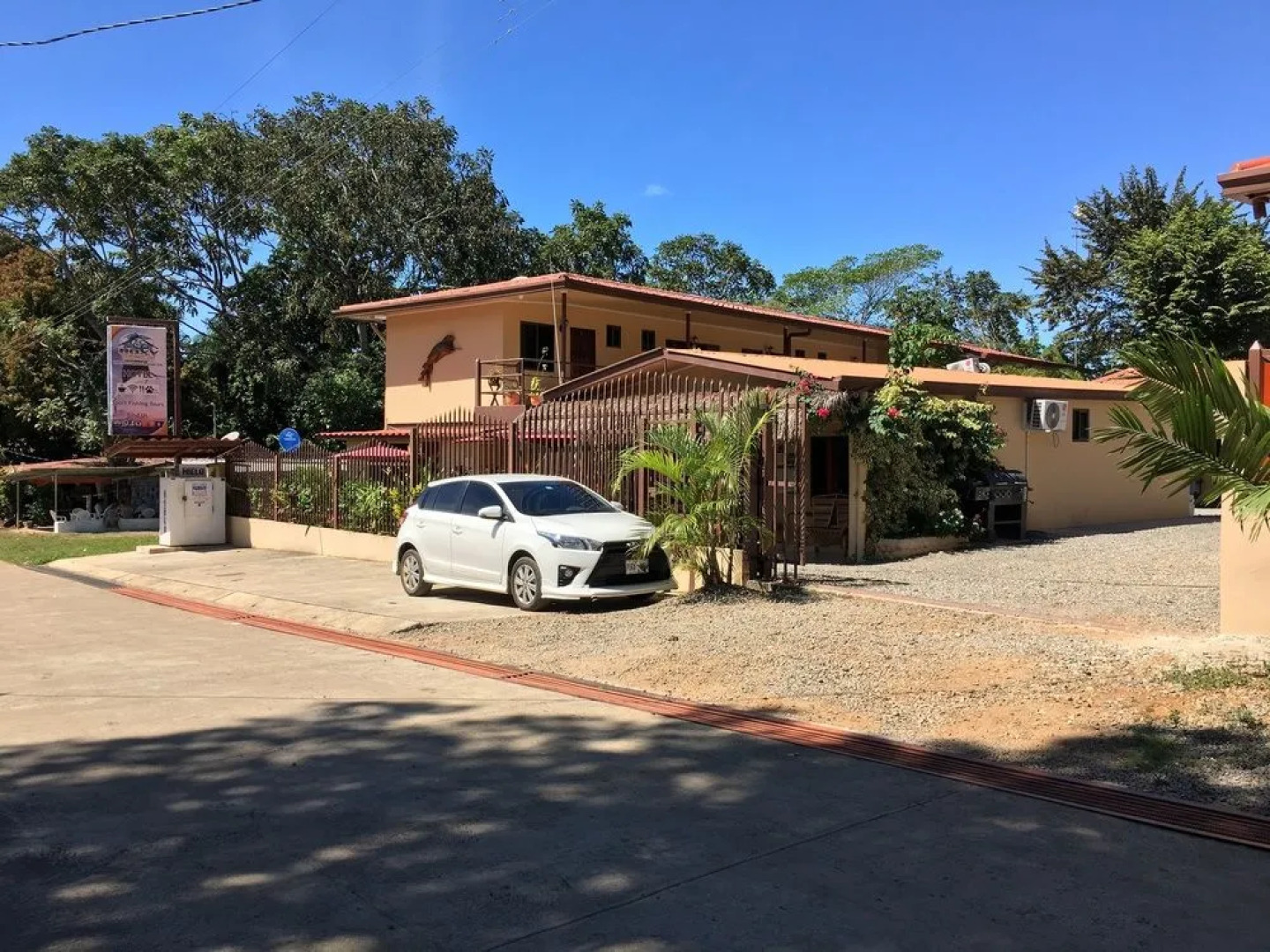 Roxy Fishing Club Y Hotel