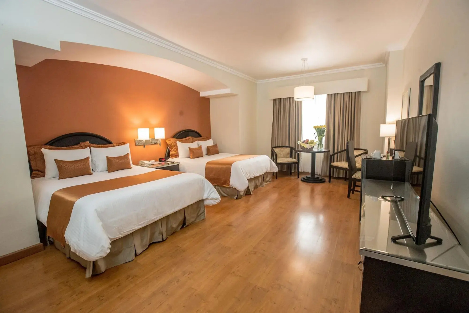 Hotel Plaza de Oro