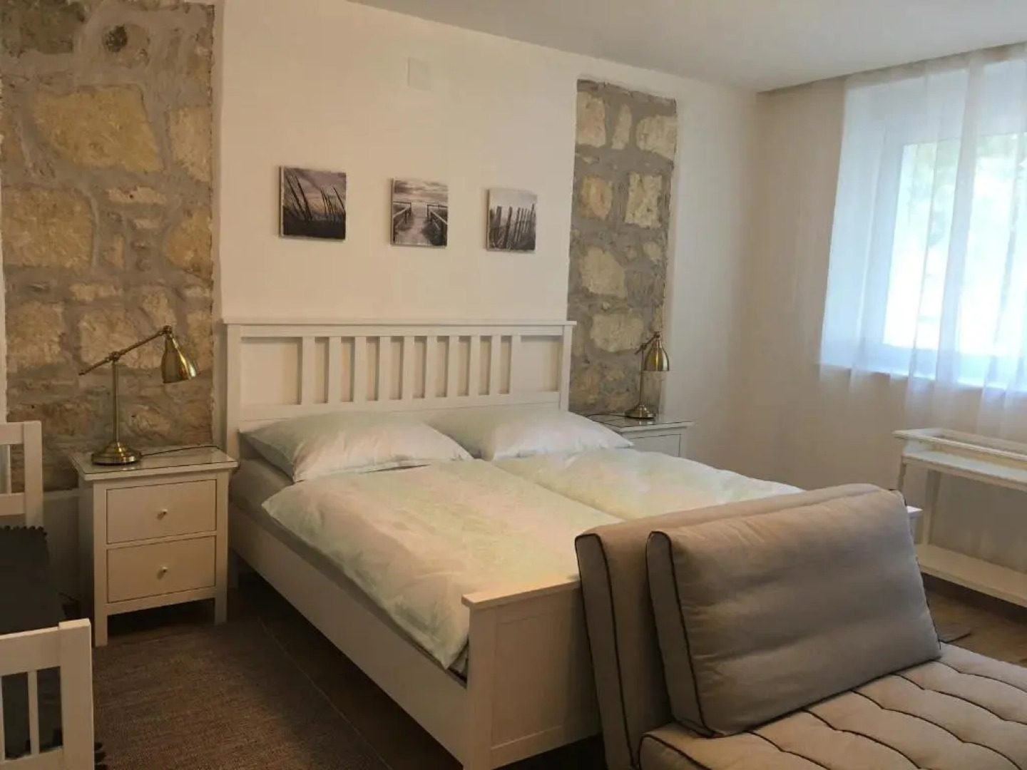 Windstill Apartments