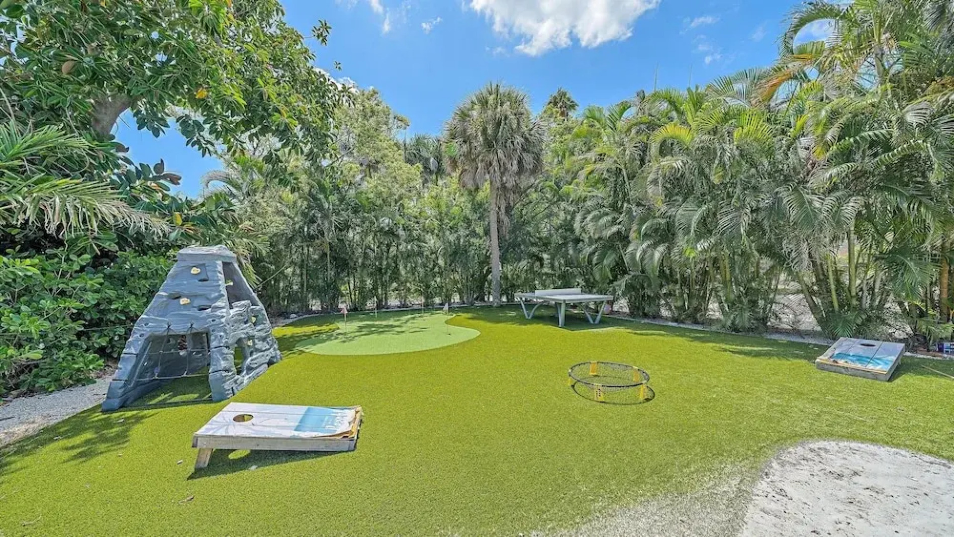 Almost Heaven 5 Bedroom Home by RedAwning