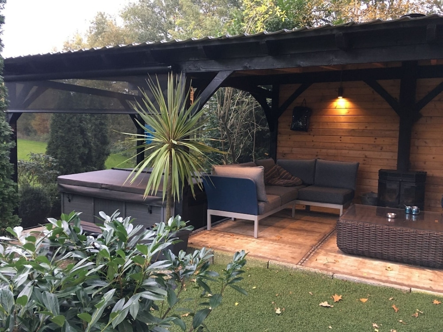 Alluring Holiday Home in Reutum-Weerselo with Hot Tub