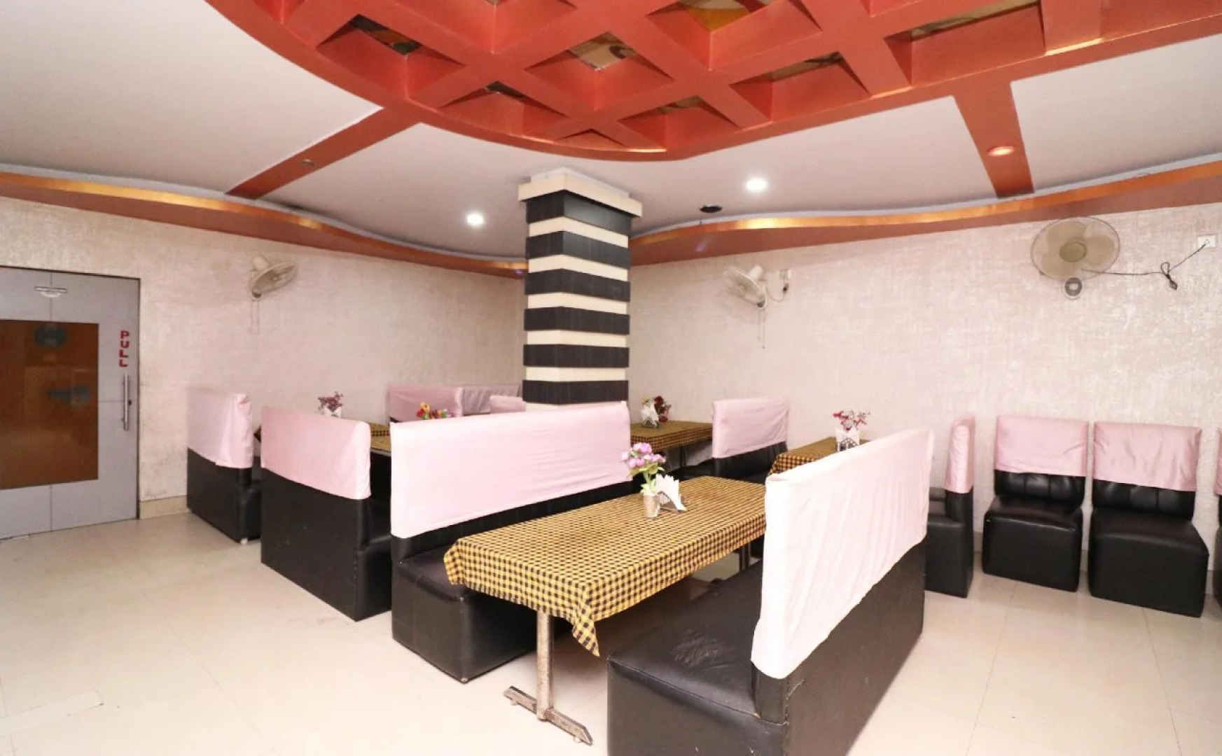 Hotel Mani International