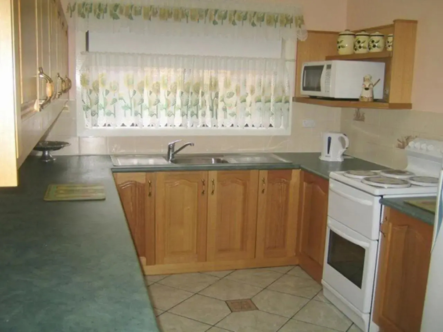 SEASCAPE in NARRAWALLEE