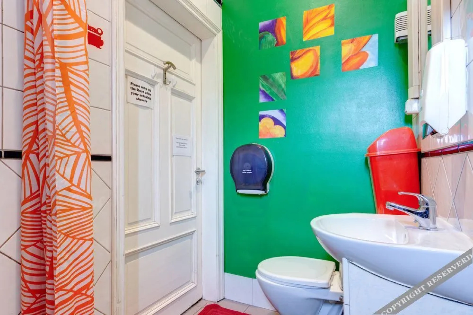 Barons City Central Hostel & Apartments