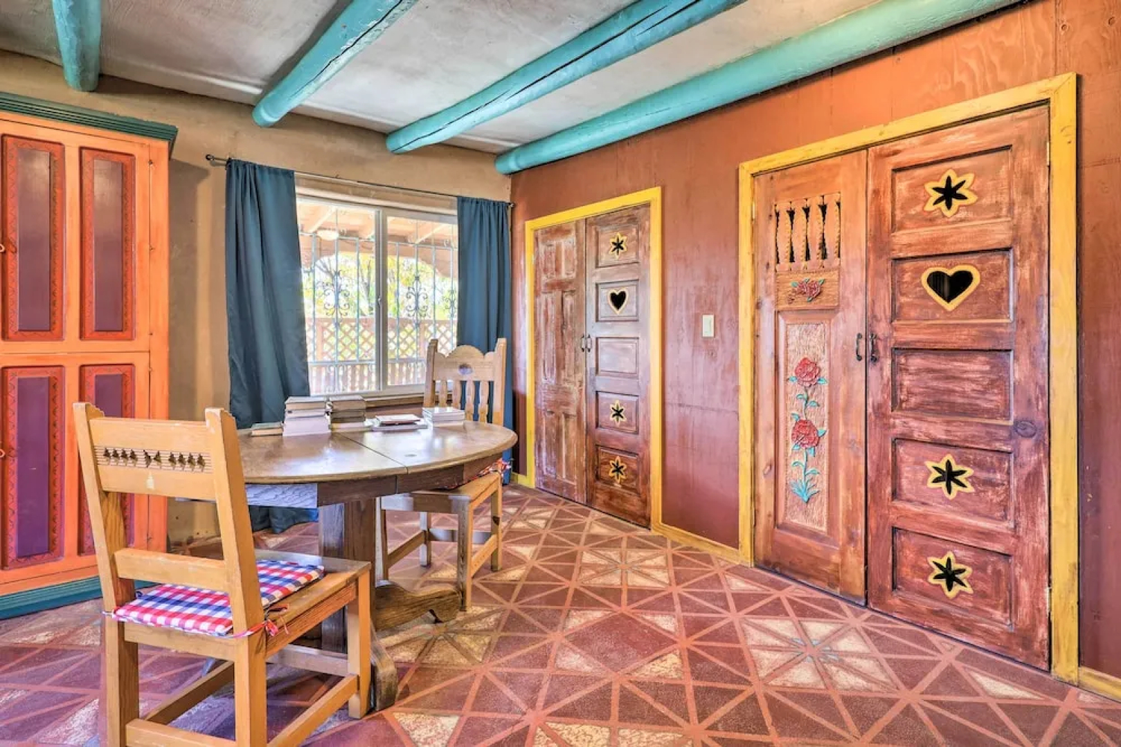 Idyllic Española Casita w/ Charcoal Grill