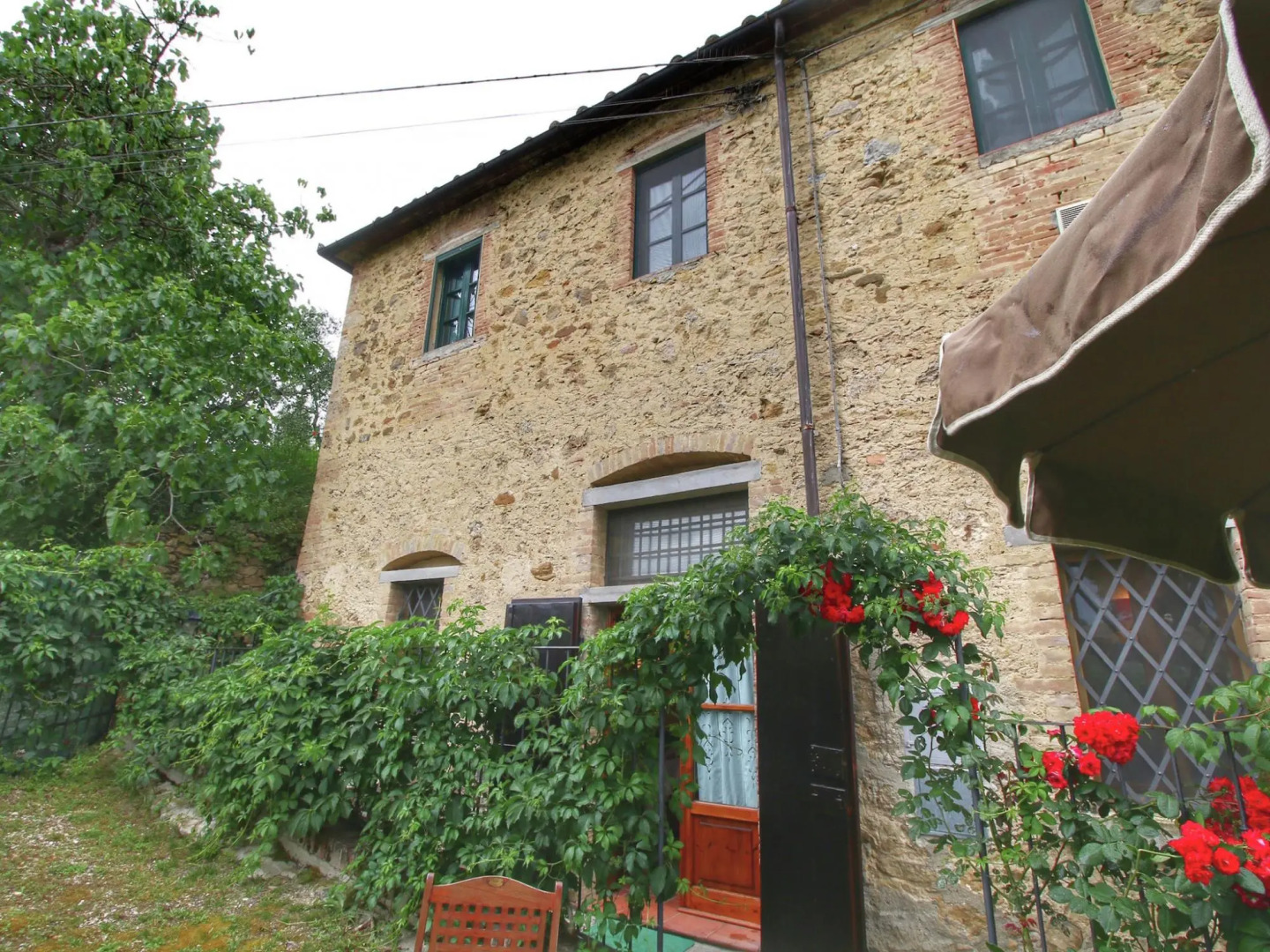 Boutique Cottage in Poggibonsi with Pool