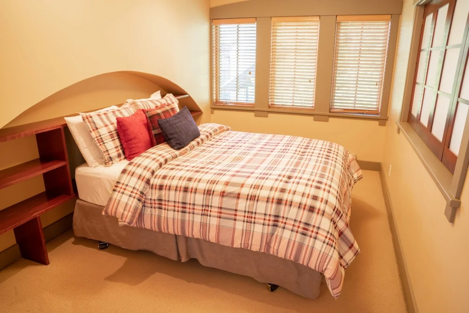 7401- Three Bedroom + Loft + Den Deluxe Crossings Townhomes 3 Condo by RedAwning