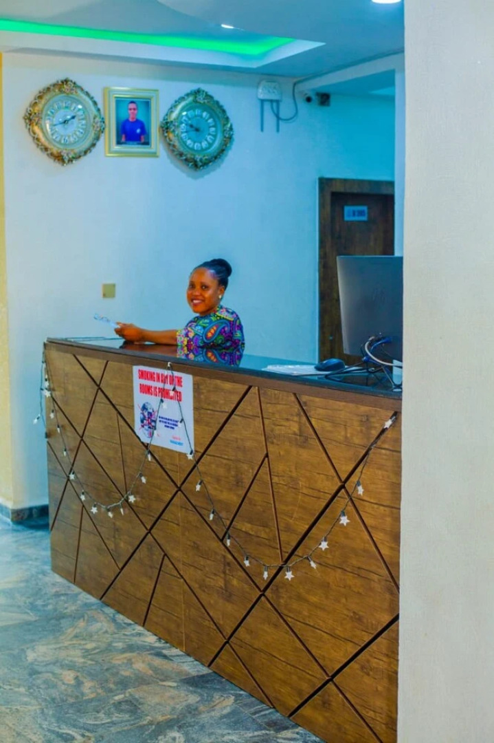 Ronkibog Crystal Hotel & Suites