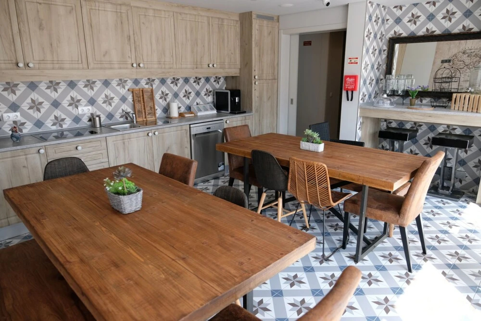 Royal Beach Hostel & Suites