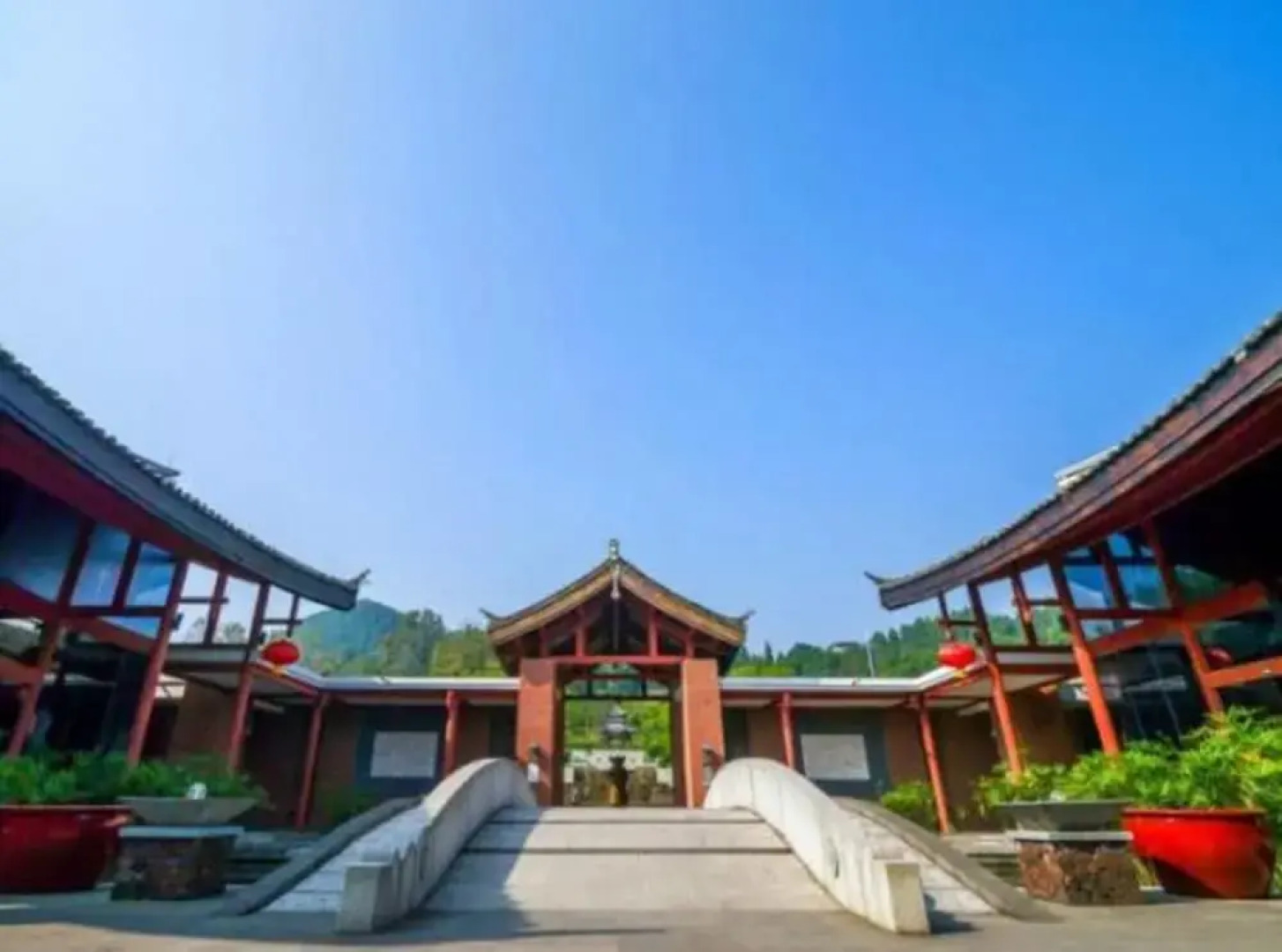 Langzhong Hirizon Hotel