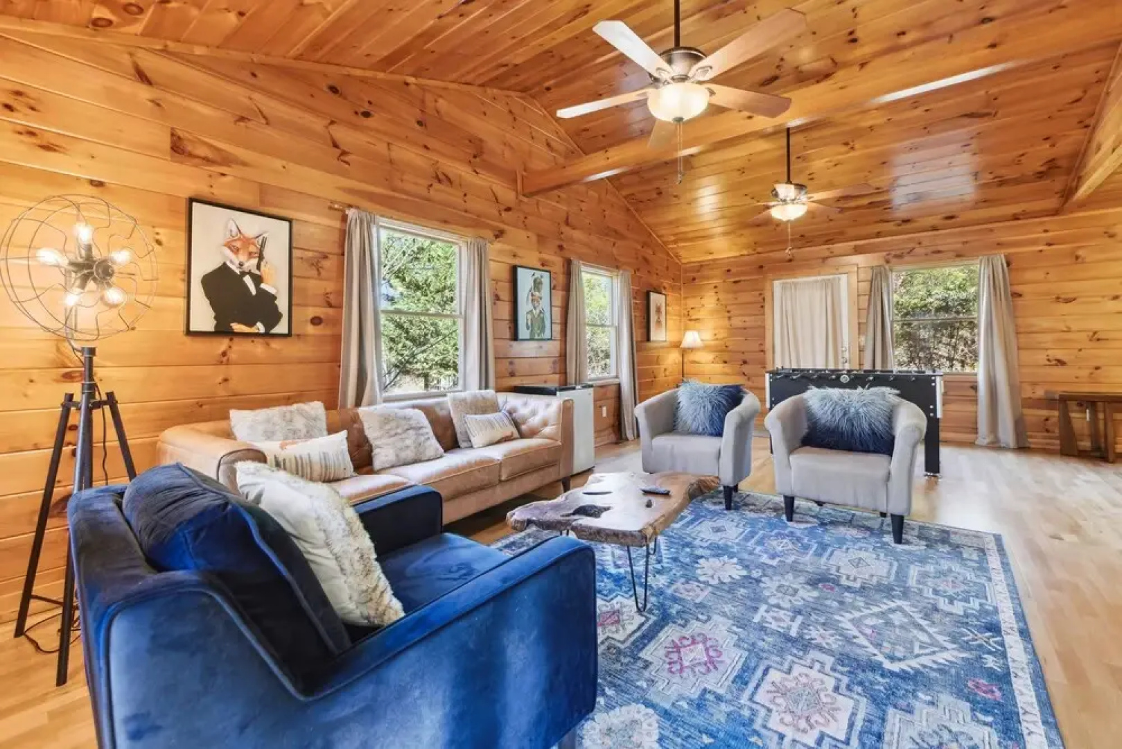 Private Golden Fox Cabin with Grill and Firepit by Redawning