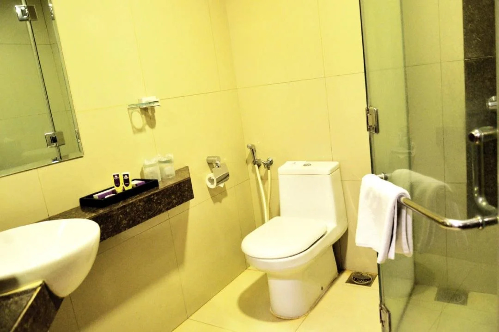 Anggrek Shopping Hotel