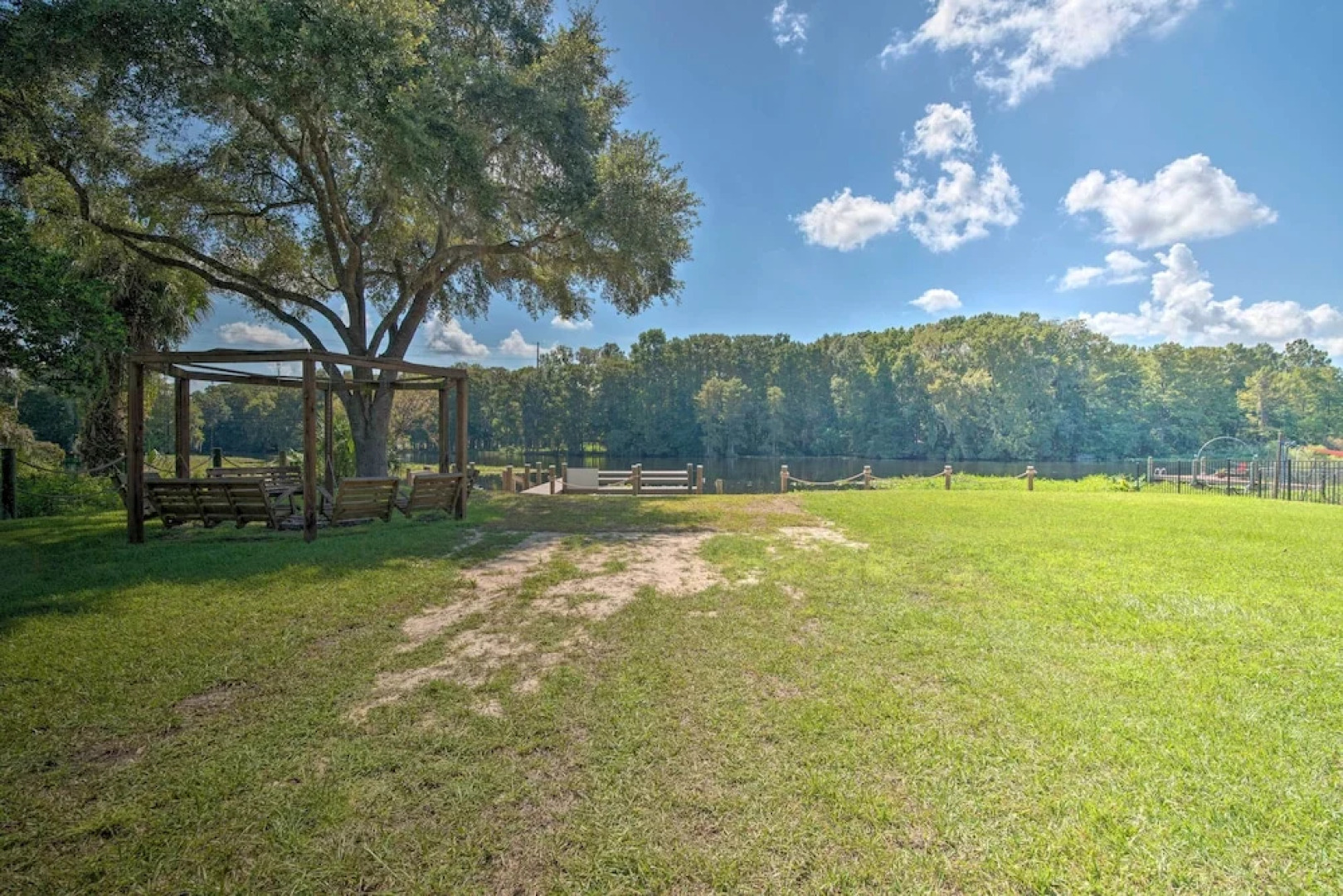 Riverfront Apt w/ Kayak Launch in Dunnellon