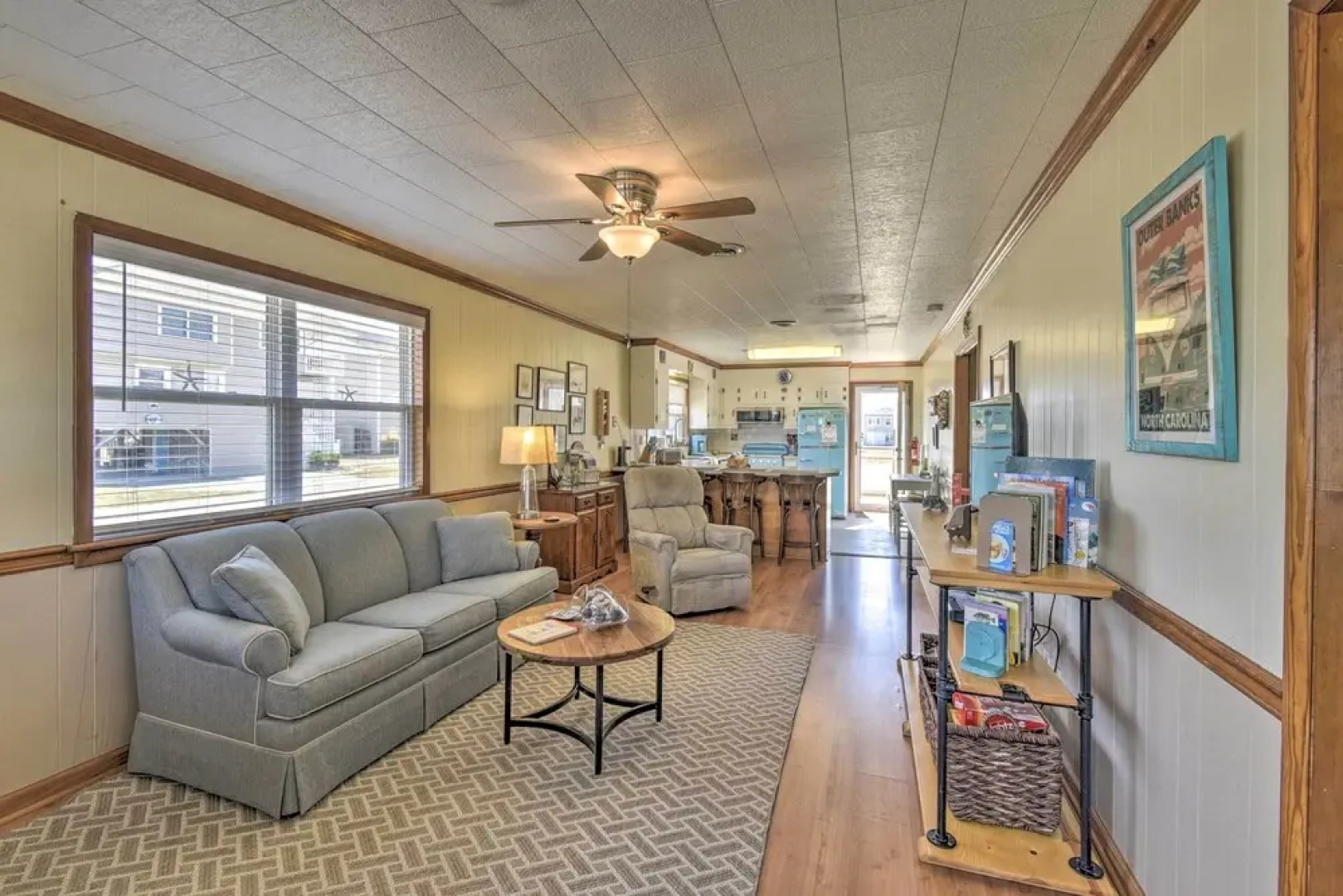 Nags Head Cottage: Screened Porch, Walk to Beach!