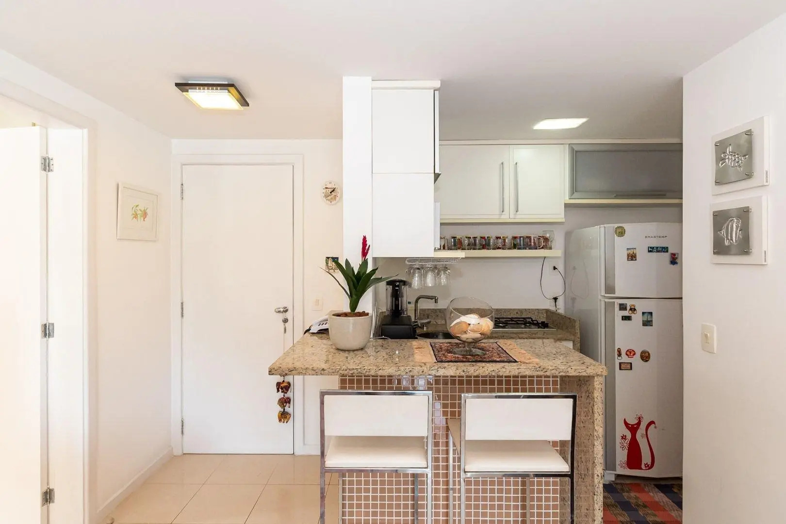 Frente-mar com 2Qtos em Camboinhas | GMO 1153/207