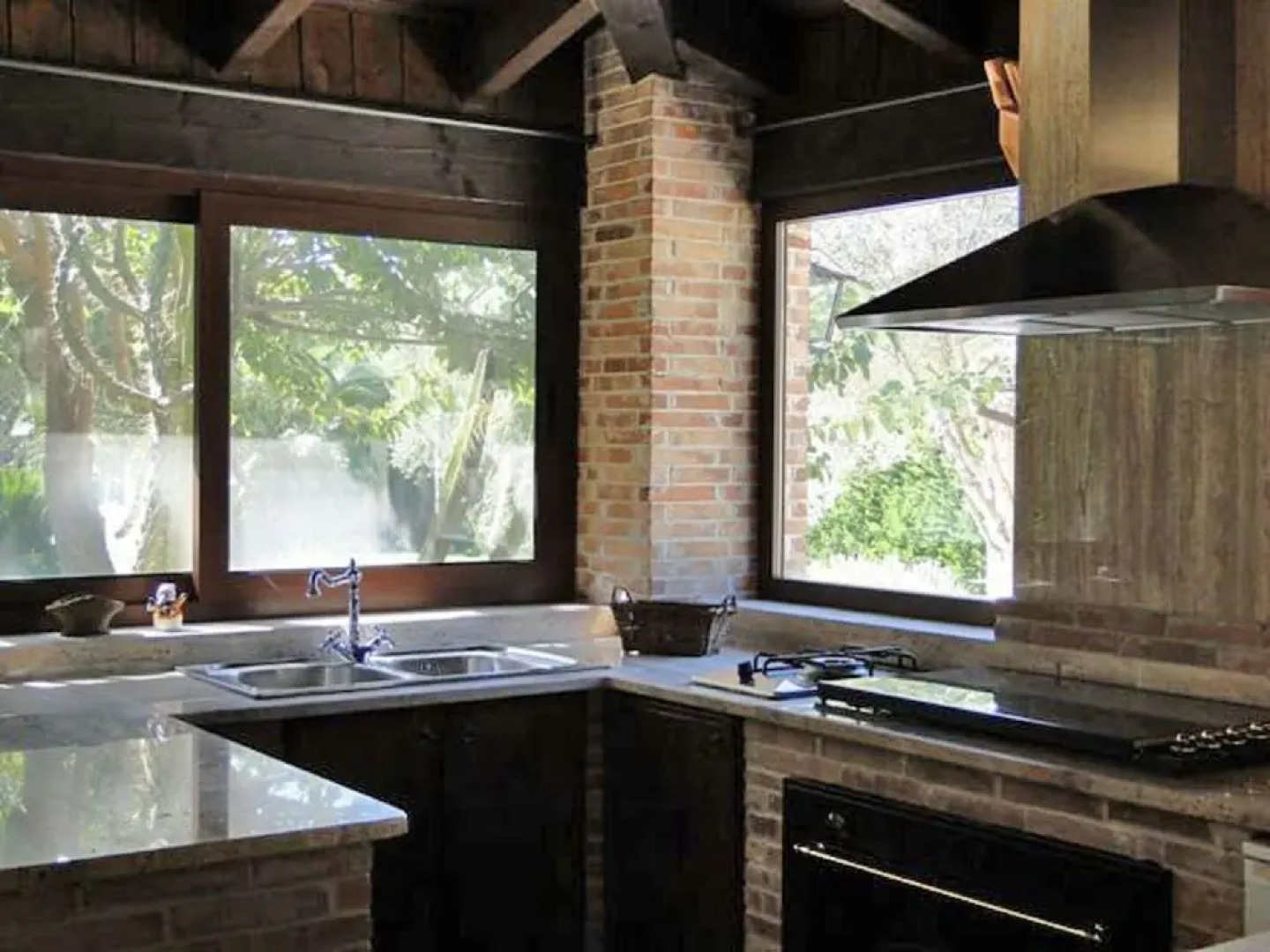 Lovely Apartment in Portland With Garden and Patio