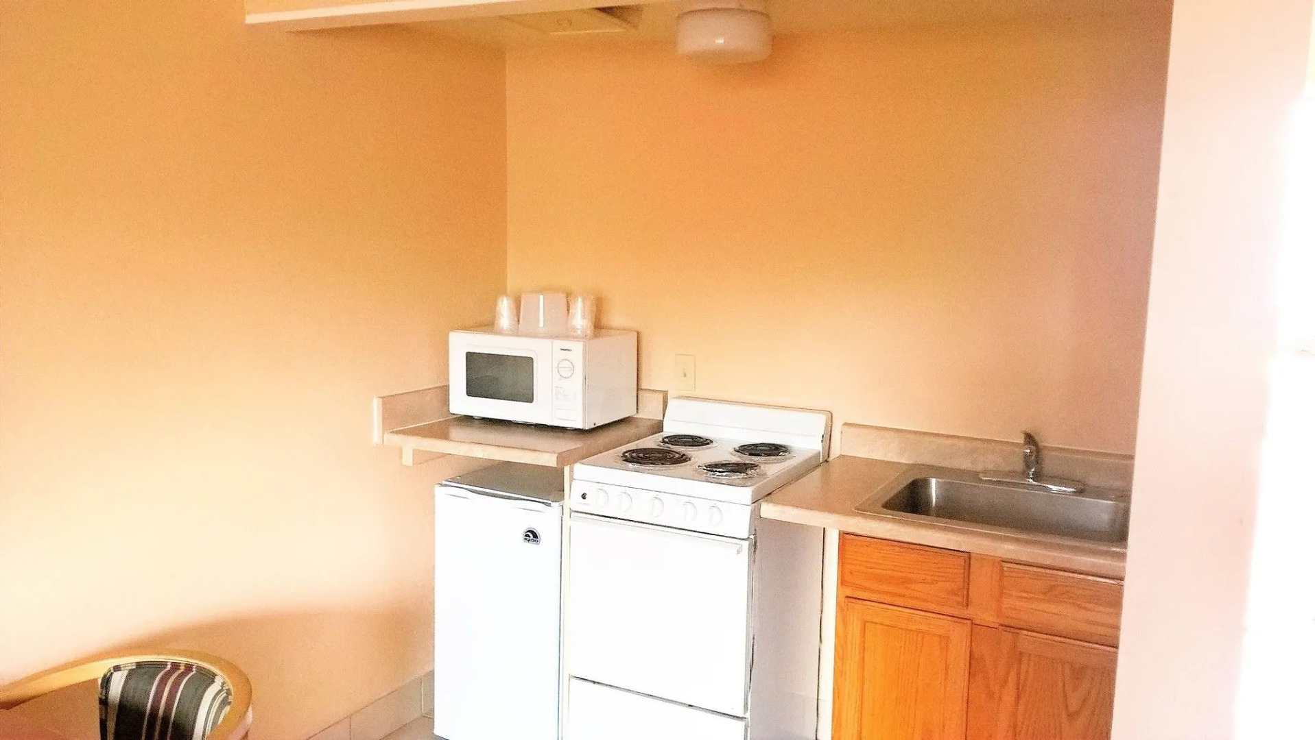 Portland Value Inn & Suites