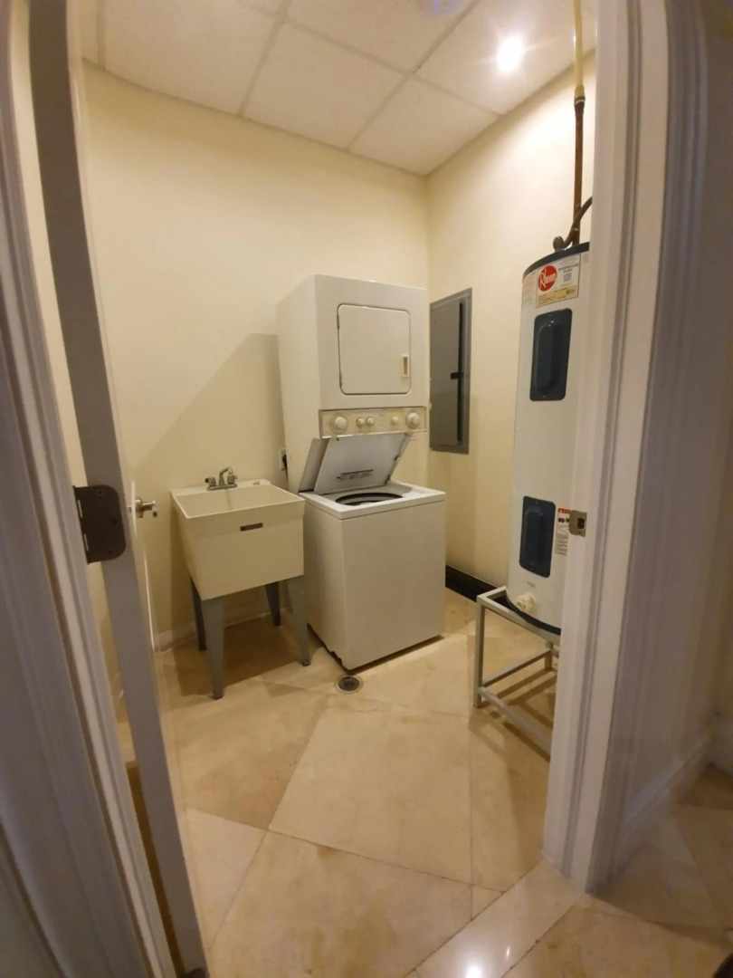 Villa Segovia @ Landmark by the Sea