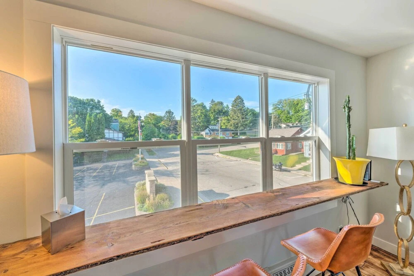 Breezy-chic Apartment - Steps to Geneva Lake!