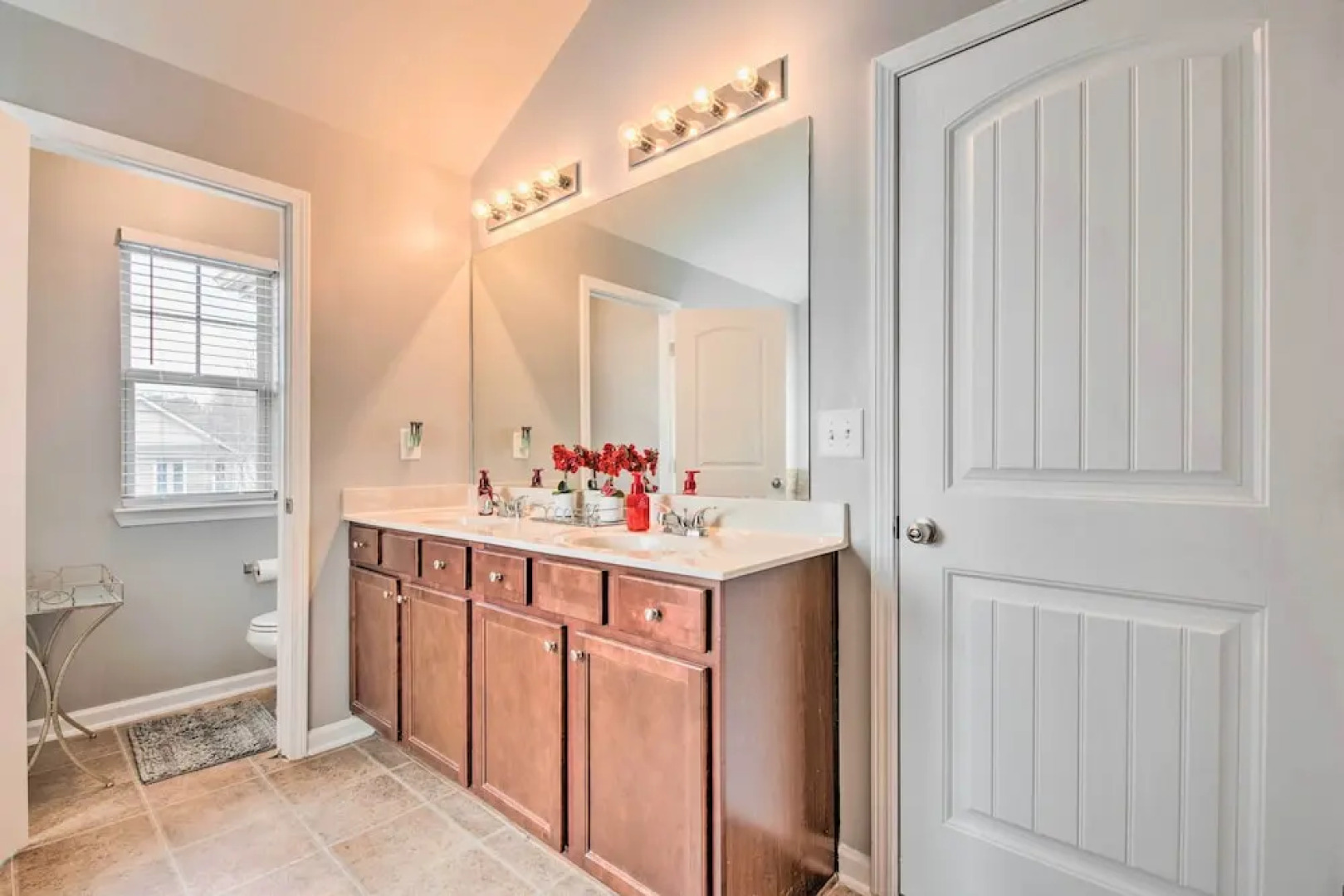 Suburban Atlanta Vacation Home ~ 3 Mi to Airport!