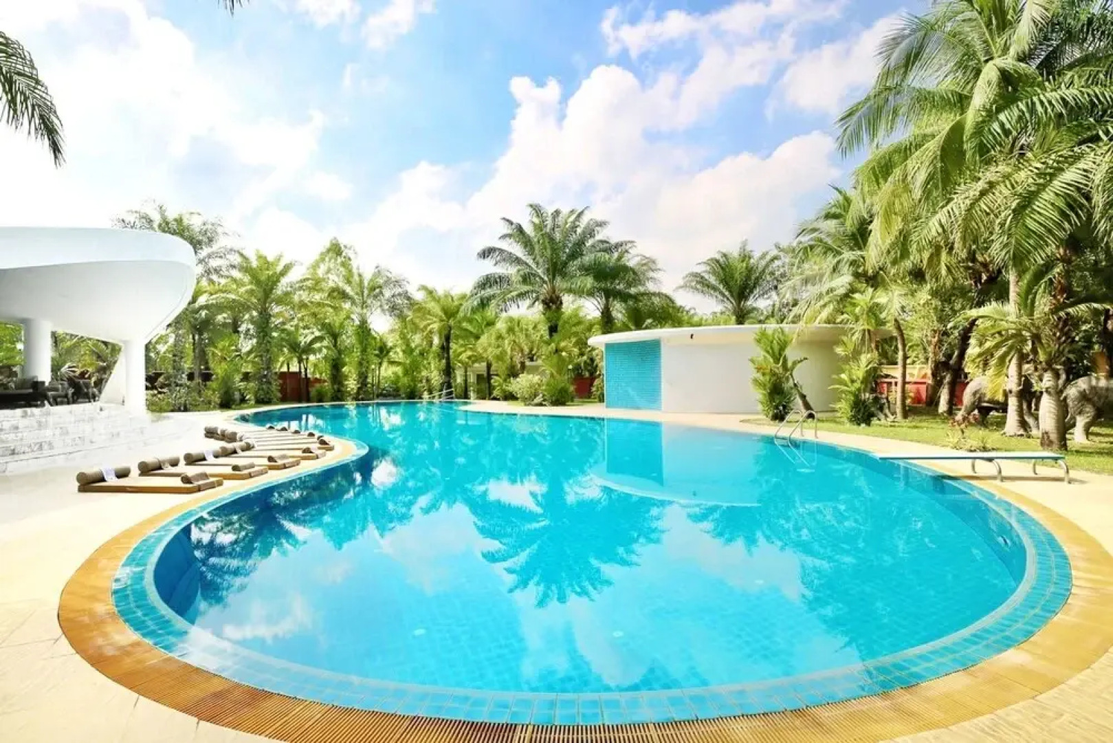 Thaillywood Luxury Palace Unique In Pattaya