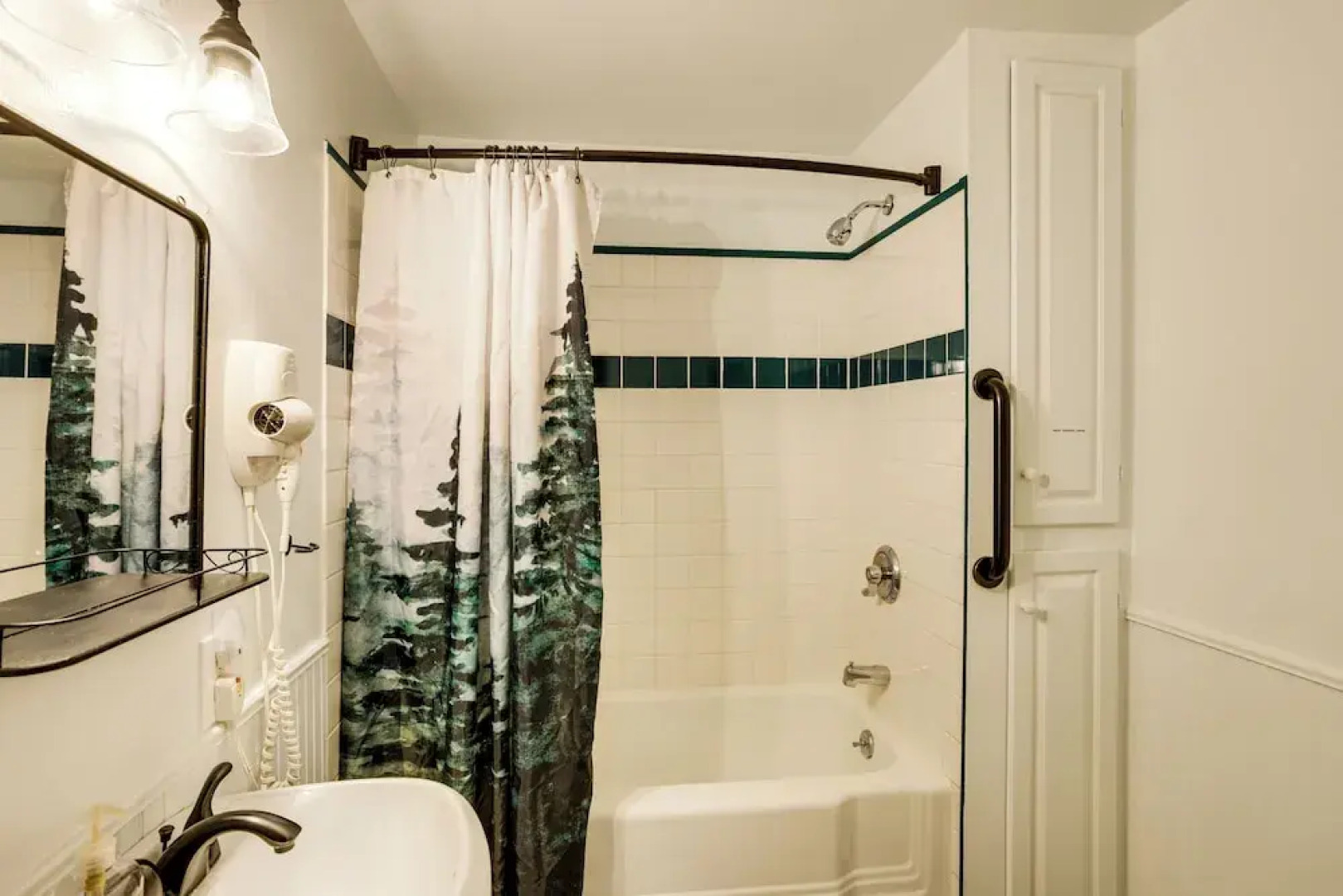 Cozy Ouray Apartment, Steps to Riverwalk Trail!