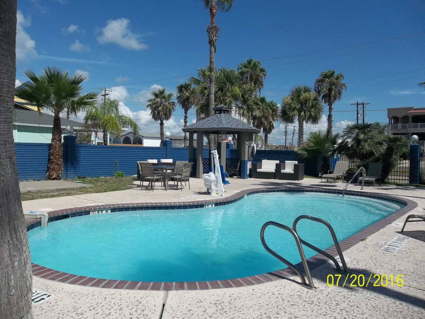 Captain's Quarters Inn