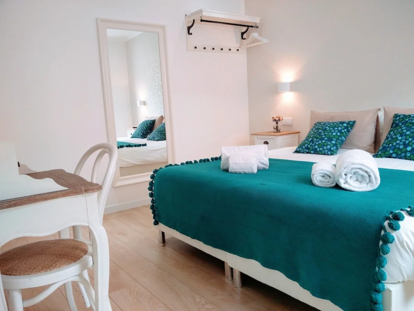 Lisbon Terrace Suites Apartment for Large Groups with Amazing Terrace