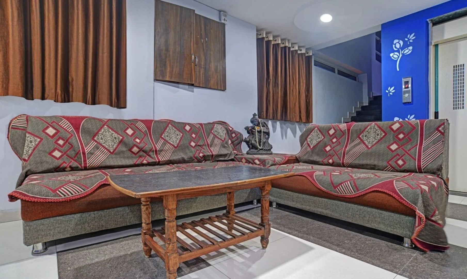 Oyo 9719 Hotel Relax Inn