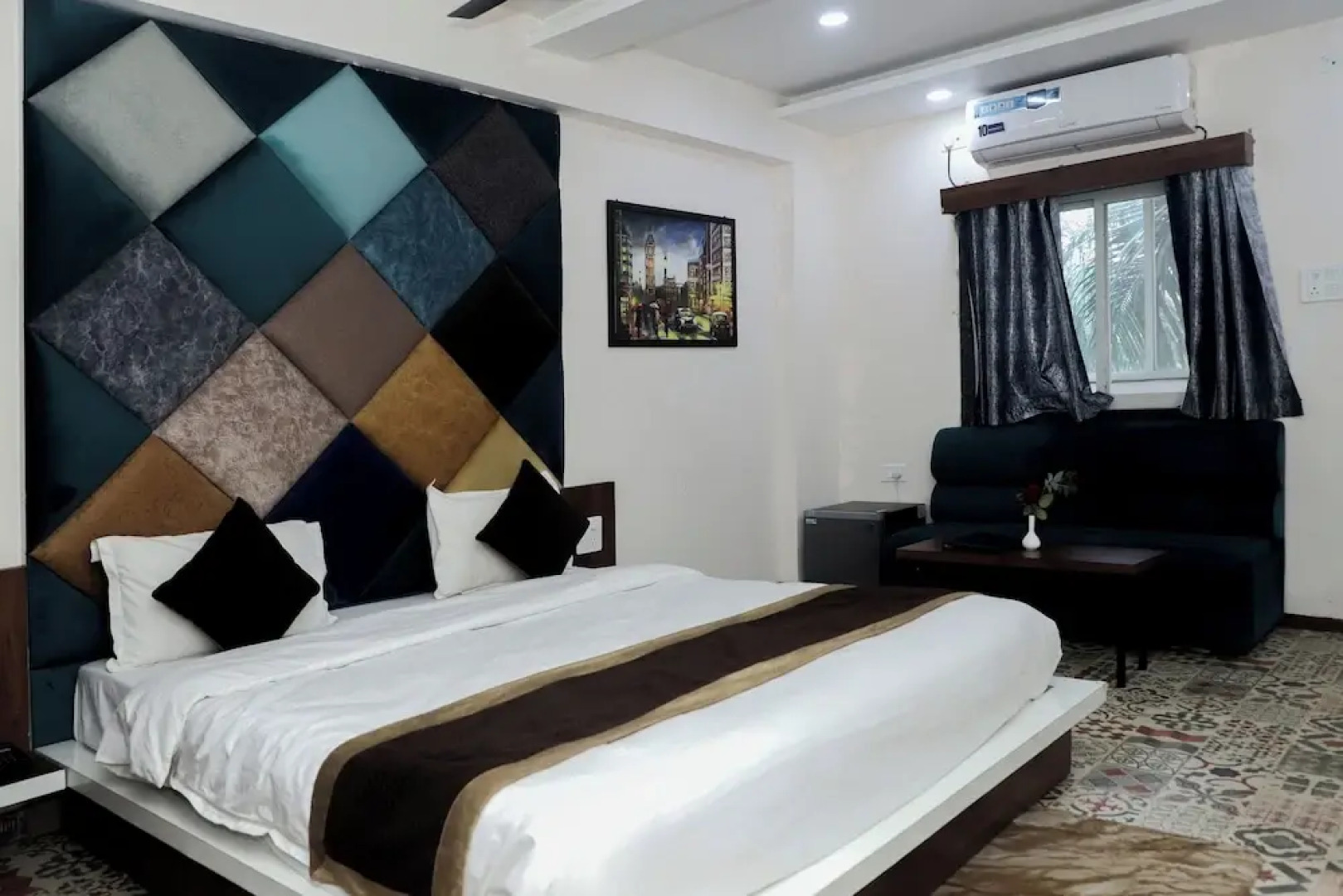 Hotel Vatika Palace Narmadapuram