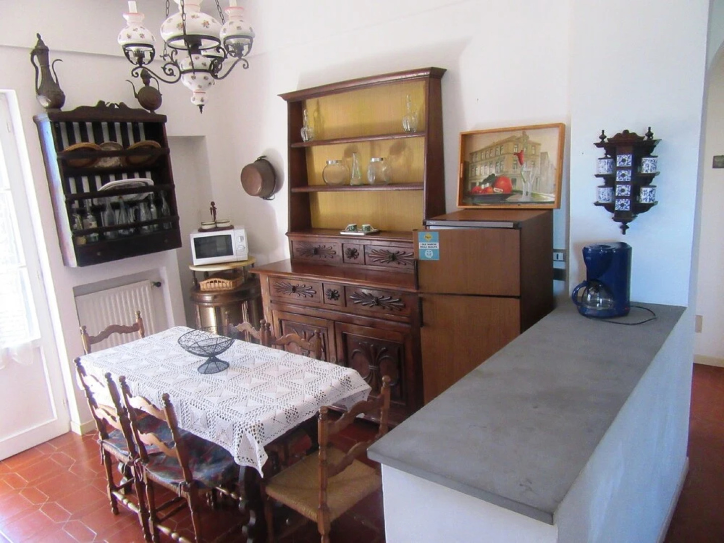 Elegant and Roomy Apartment on the Hill of Chiavari, Calm Relaxation Assured