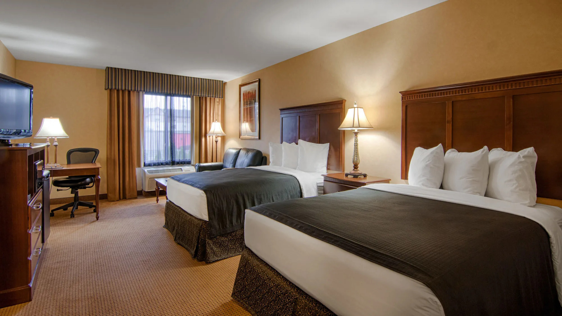 Grand Hotel at Bridgeport