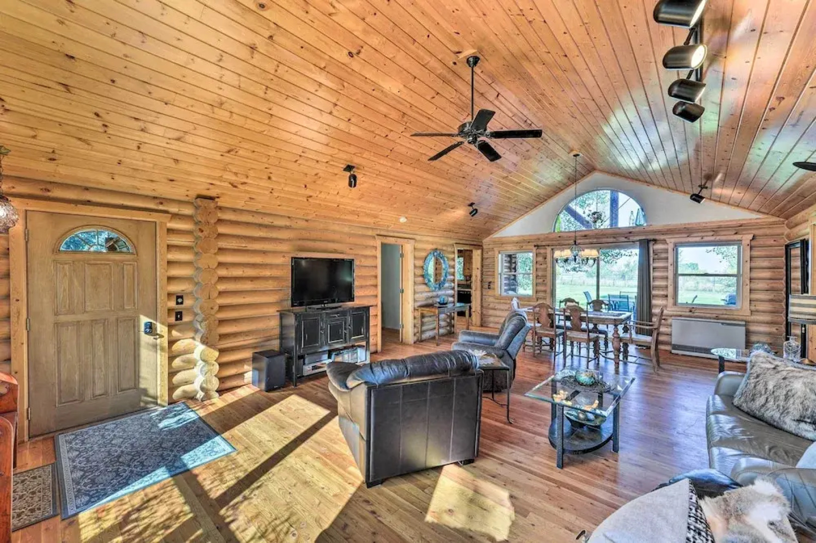 Serene Driggs Cabin ~ 10 Mi to Grand Targhee!