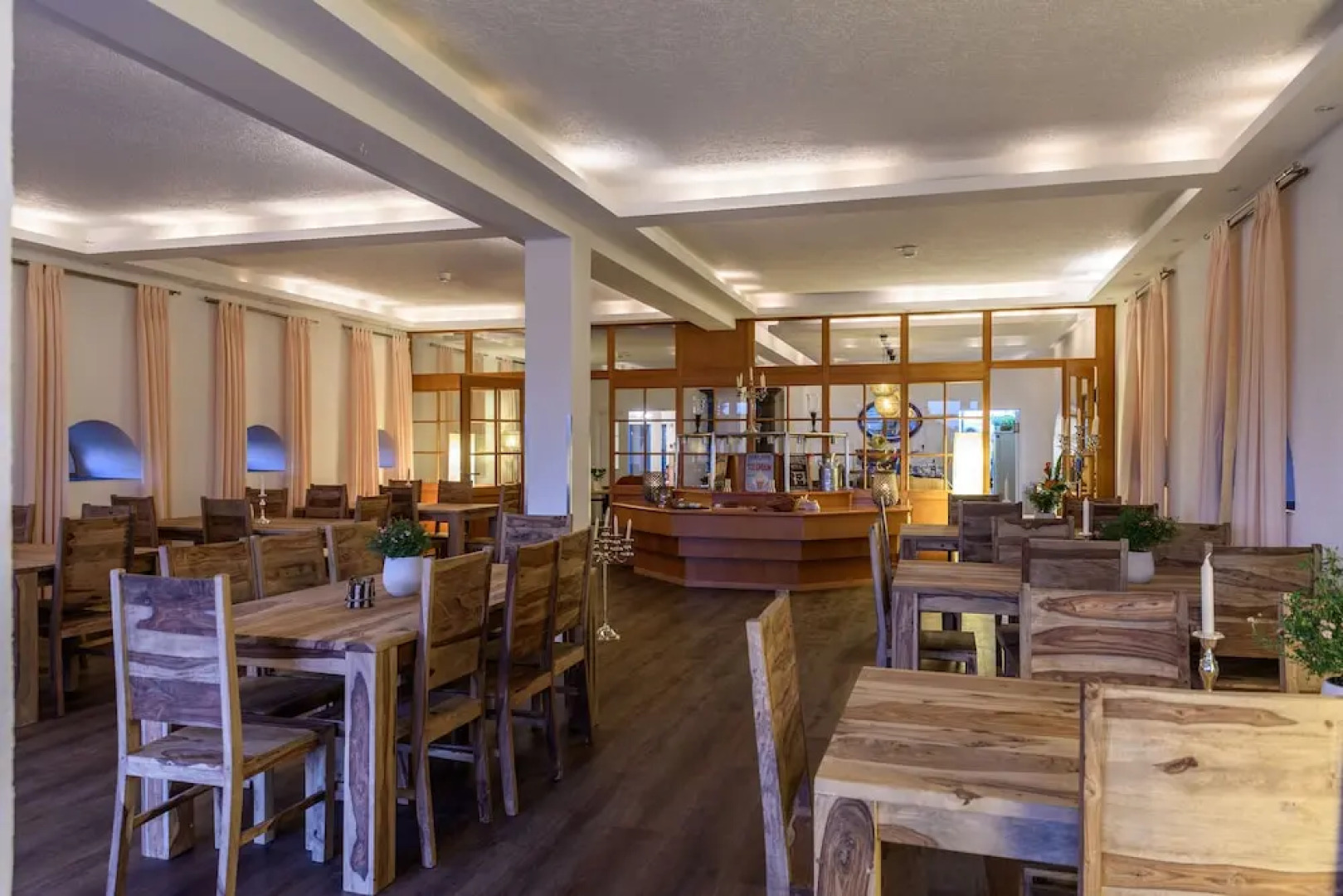 HOTEL alter Landsitz