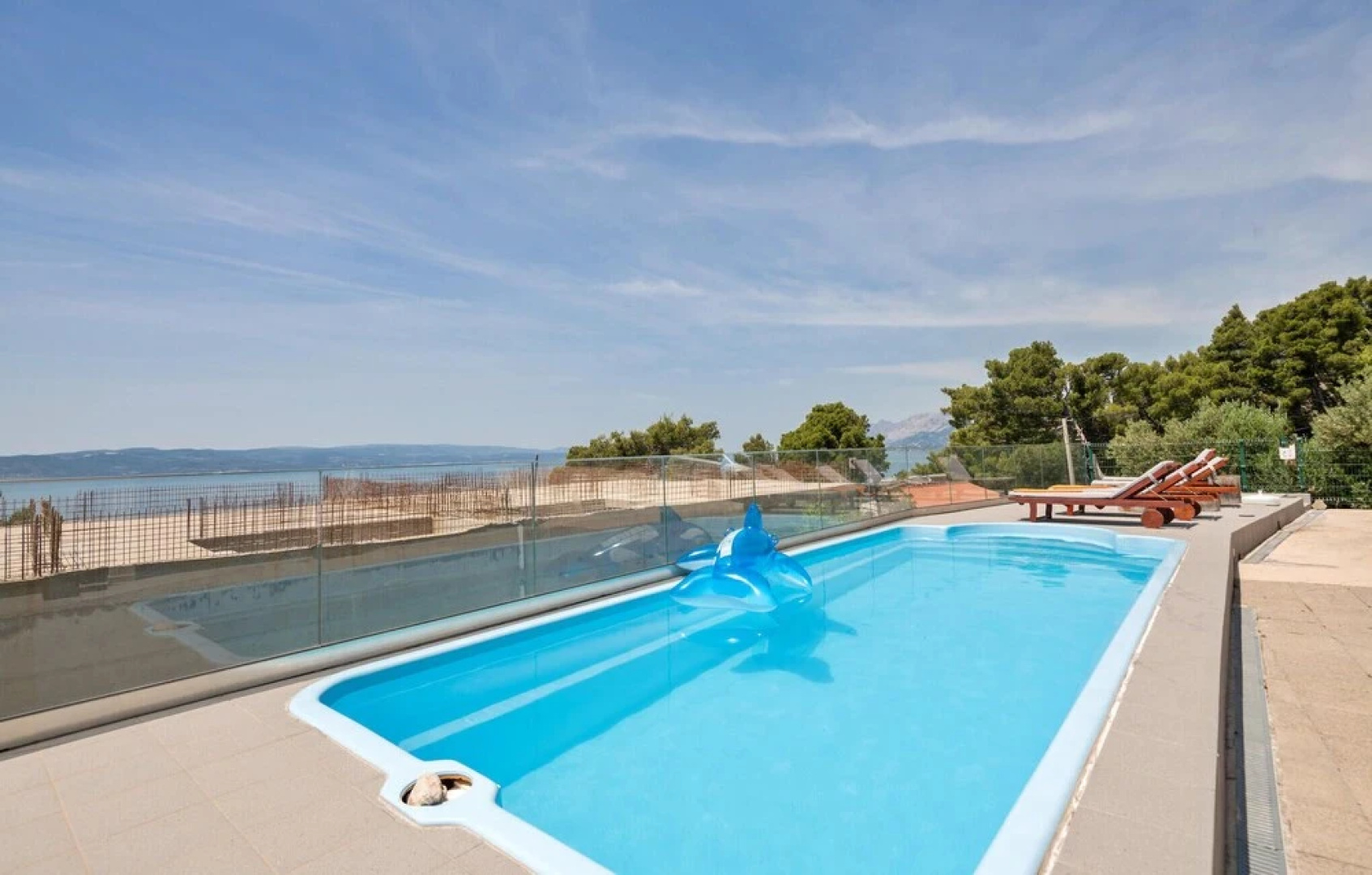 Nice Home in Brela with Hot Tub, WiFi & 4 Bedrooms