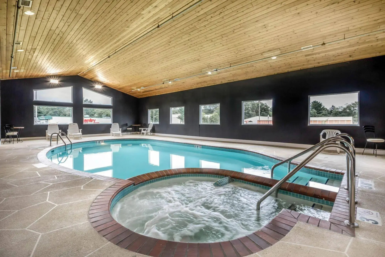 Quality Inn Redgranite