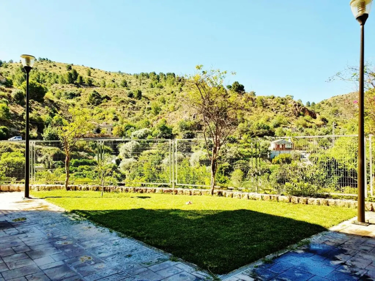 Velez Nazari Lugar20