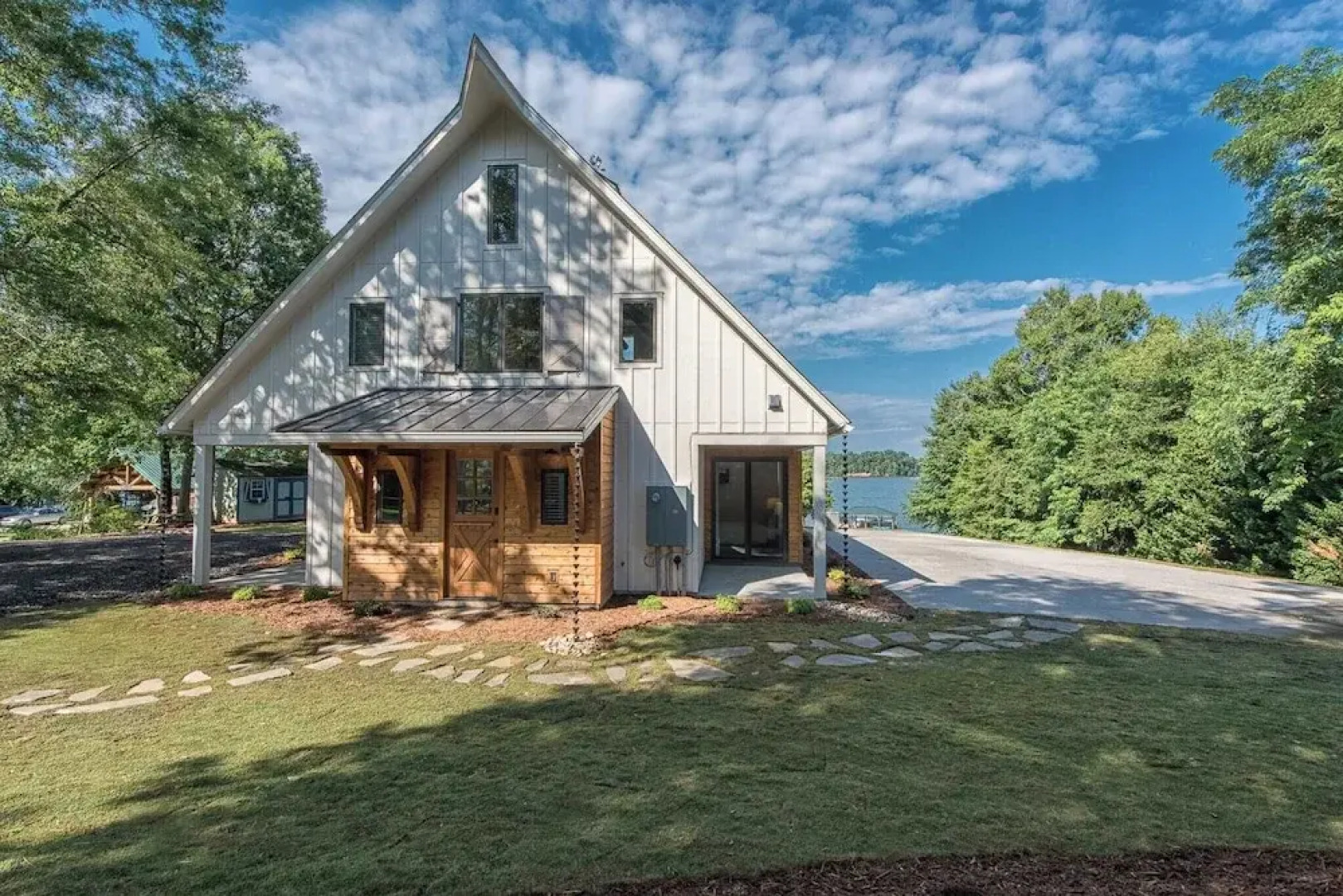 Azalea Retreat by Avantstay Sleeps 34 & Pool