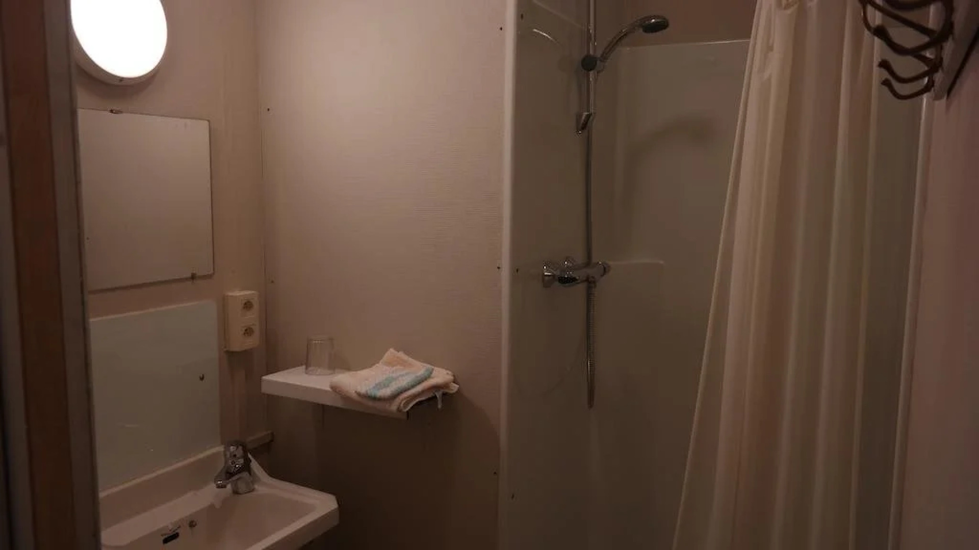 De Bonte Os Hotel & Tower